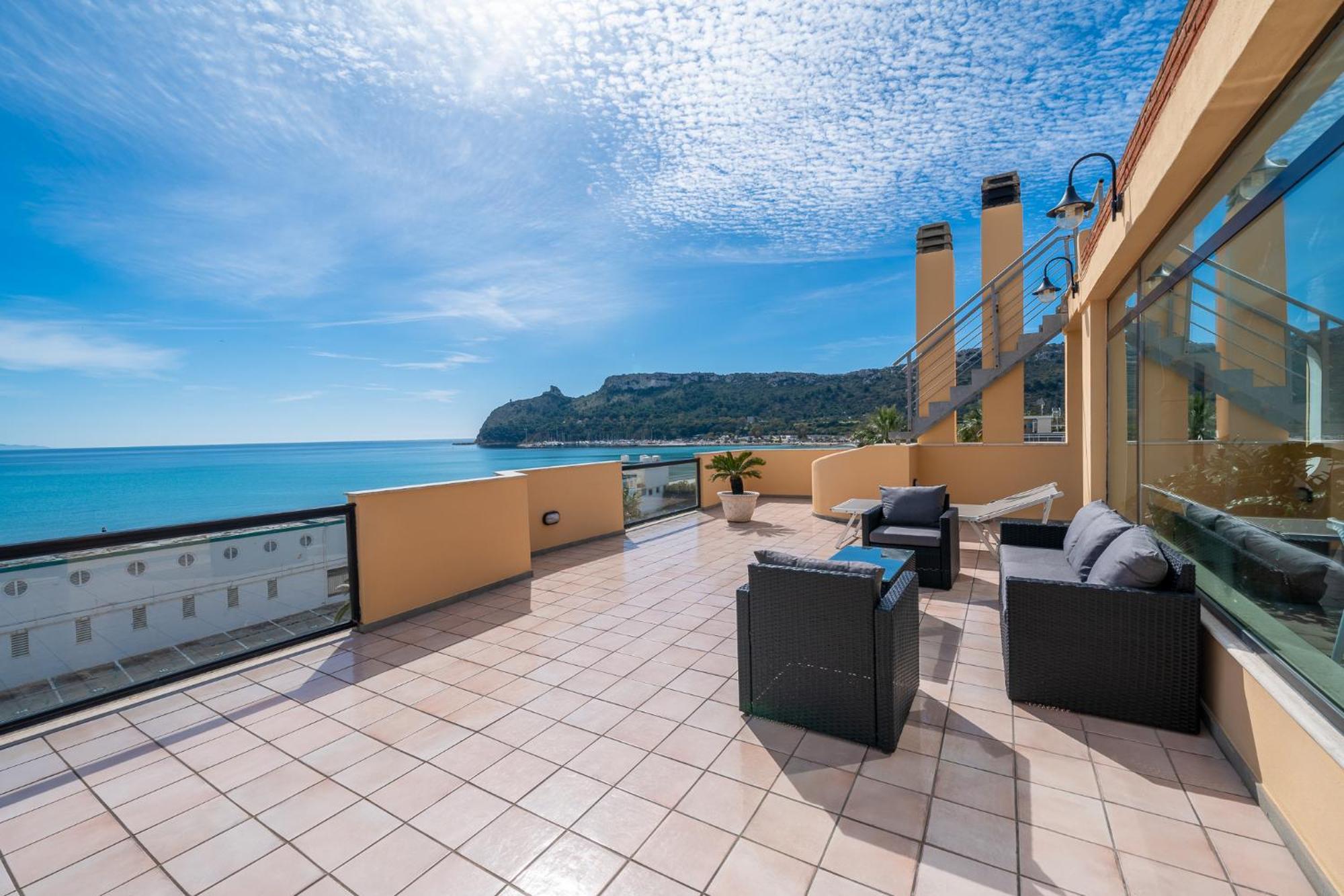 Attico Sul Poetto Apartman Cagliari Kültér fotó