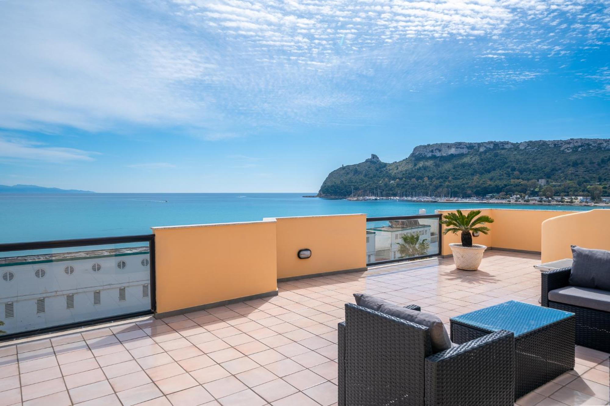 Attico Sul Poetto Apartman Cagliari Kültér fotó